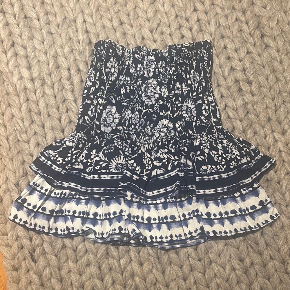 BB Dakota Navy and White Floral Mini Skirt size:Small